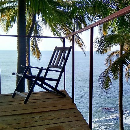 Belantara Beach Front Hotel Vengurla Стая снимка