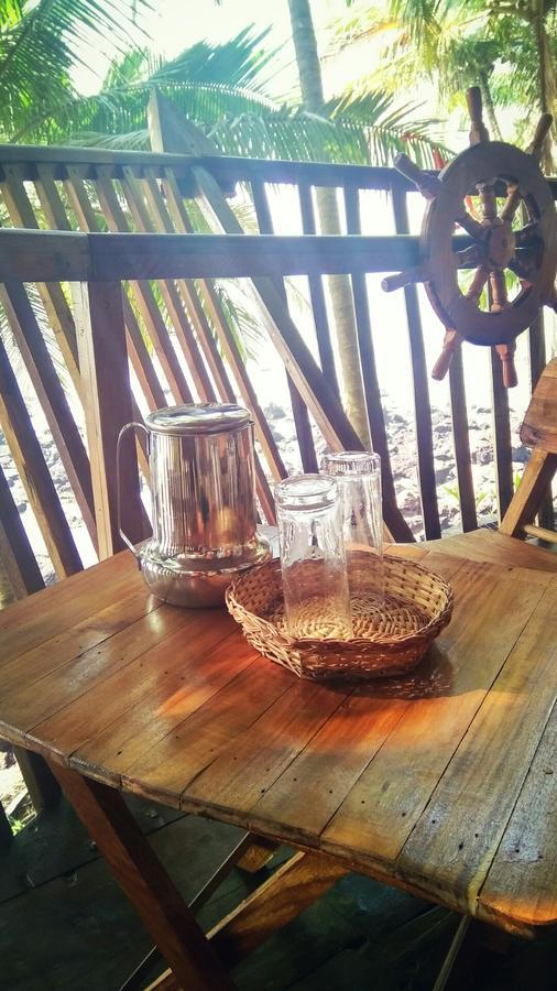 Belantara Beach Front Hotel Vengurla Екстериор снимка
