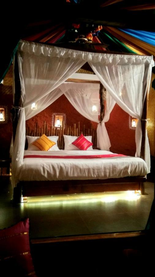 Belantara Beach Front Hotel Vengurla Екстериор снимка